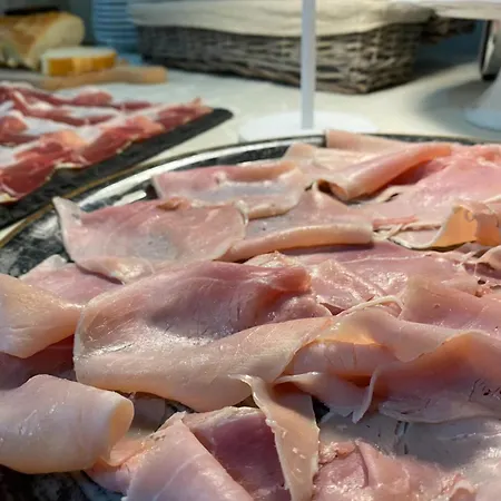 San Giuliano Dei Fratelli Giai *